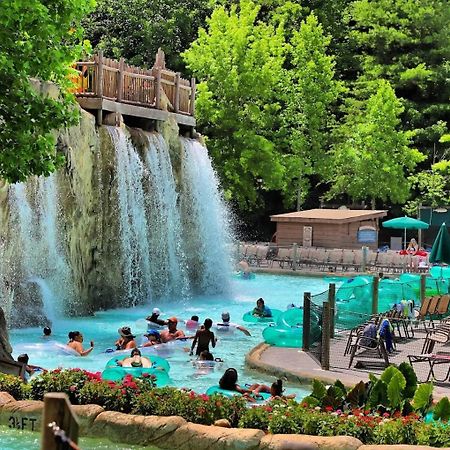 Вилла Movie Theater Hot Tub View Mountain Escape Гатлинбург Экстерьер фото