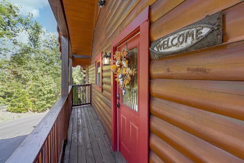 Вилла Movie Theater Hot Tub View Mountain Escape Гатлинбург Экстерьер фото