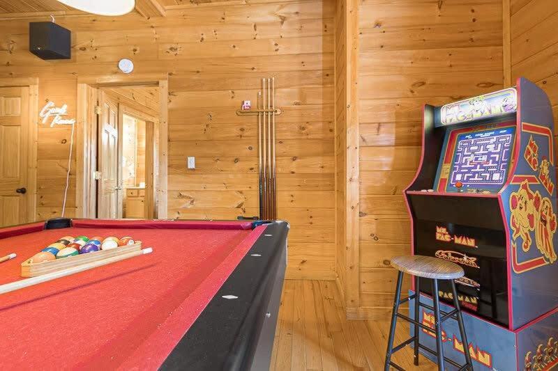 Вилла Movie Theater Hot Tub View Mountain Escape Гатлинбург Экстерьер фото
